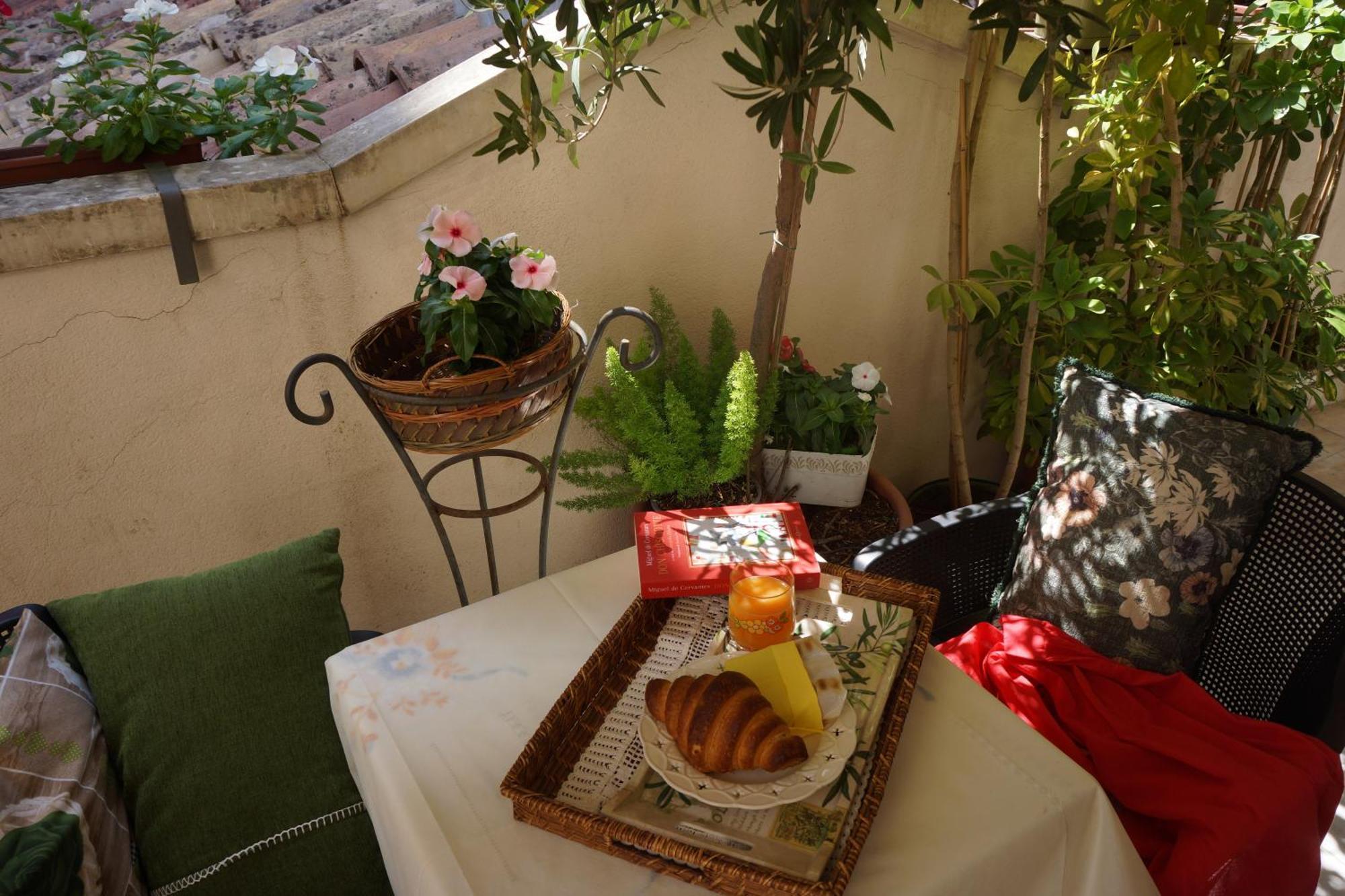 Santa Caterina Da Siena B&B CTA Exterior foto